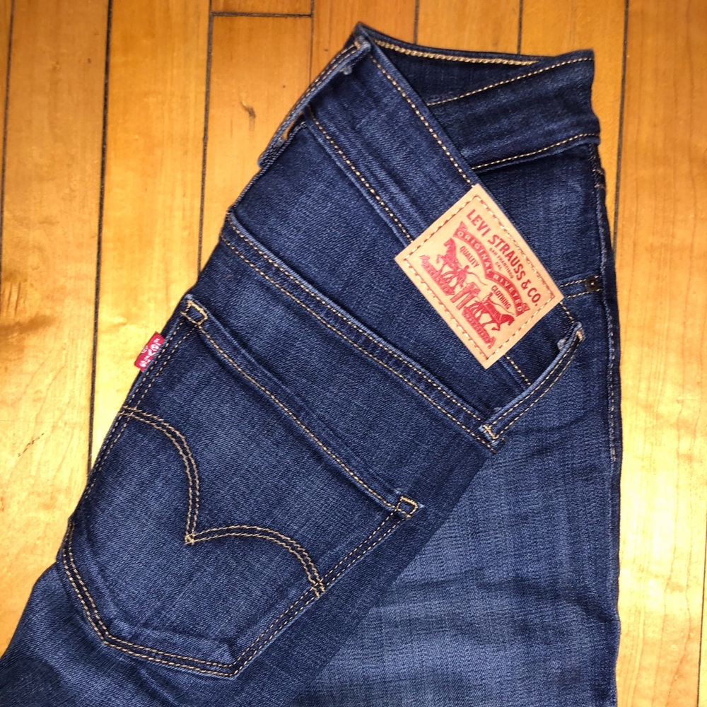 3 Pairs of Women’s size 6 Jeans
